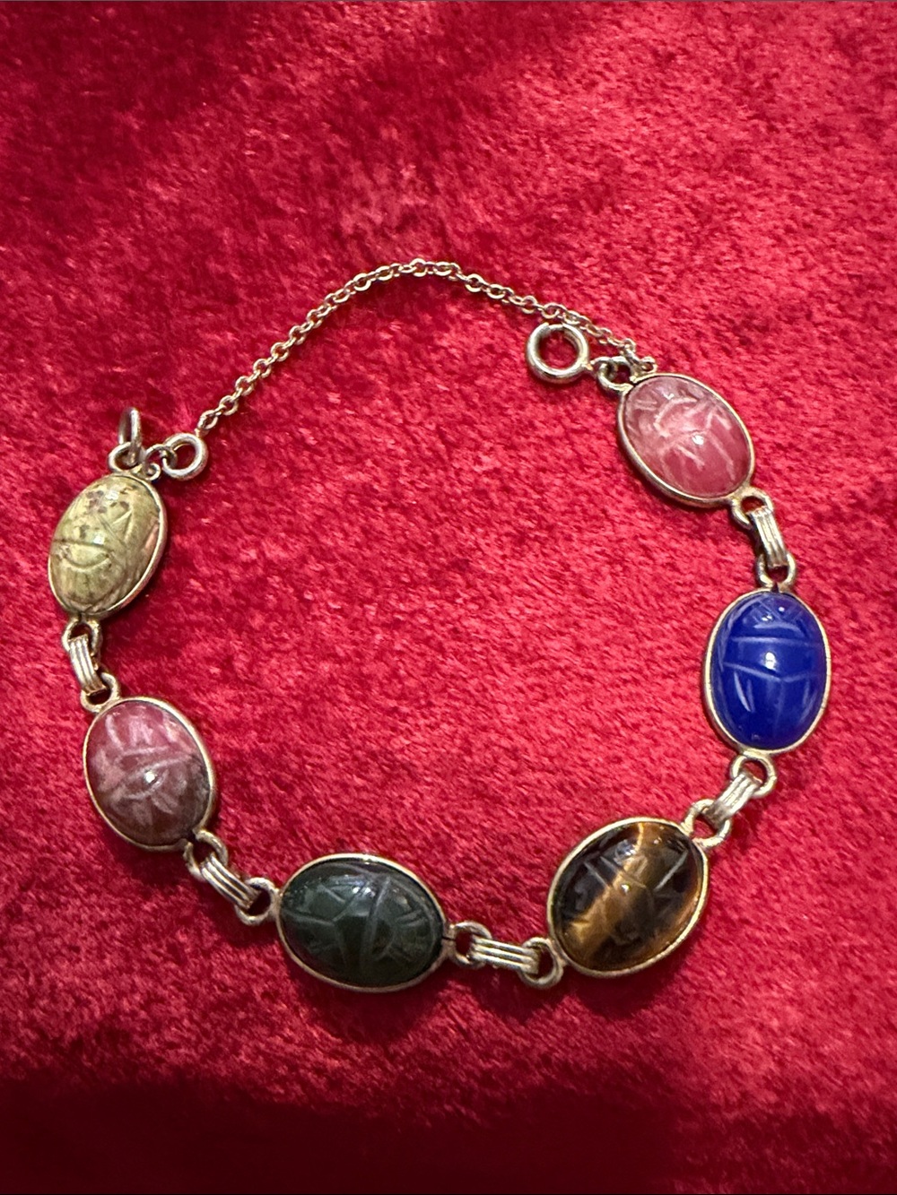 Vintage unsigned 6”-8”Multicolor Scarab Link Bracelet v good condition